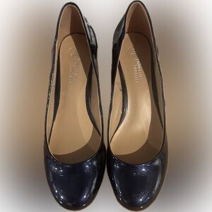 Classic Women's Patent Leather Pumps - Navy Blue